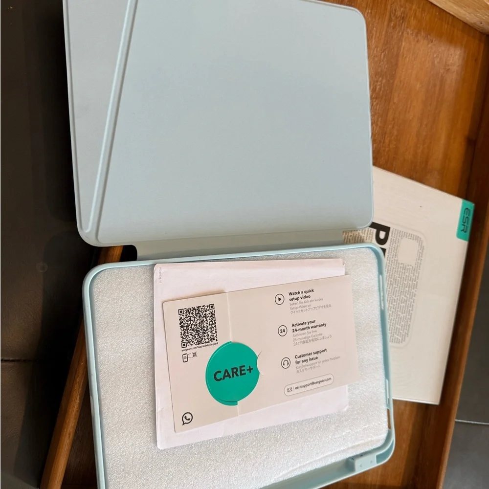 ESR iPad A16 Sky Blue Cover